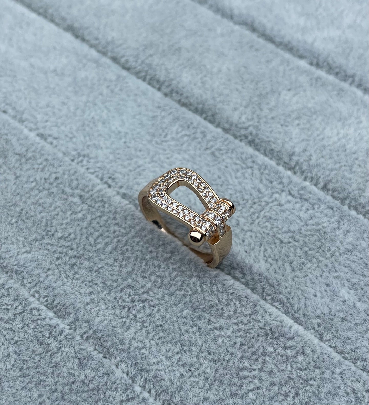 [⭐Glow]Wide Hoof-Shaped Diamond-Studded Ring
