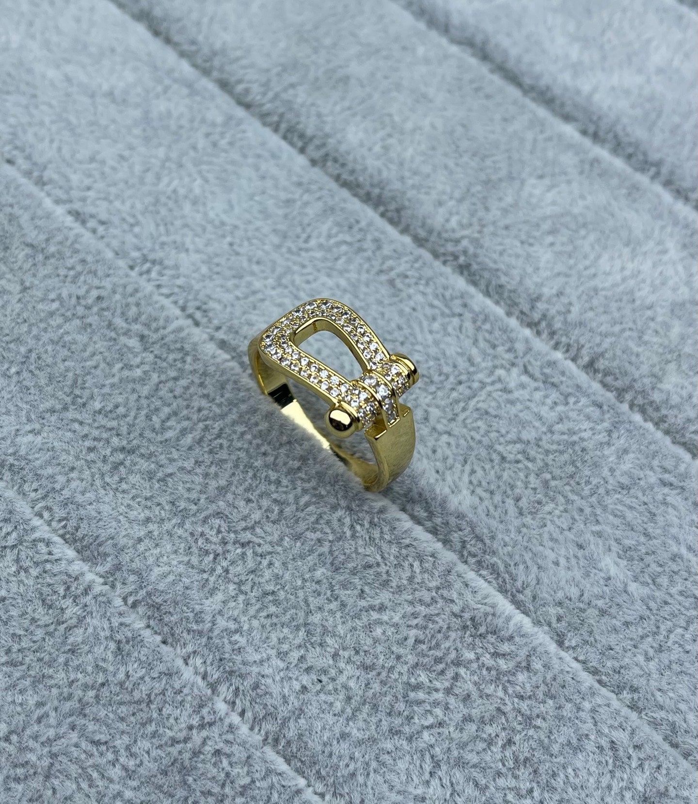 [⭐Glow]Wide Hoof-Shaped Diamond-Studded Ring