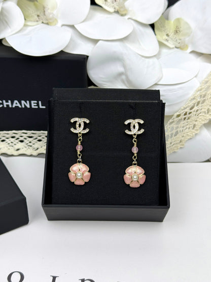 [⭐Glow]26C Pink Camellia Enamel Pendant with Double C Earrings
