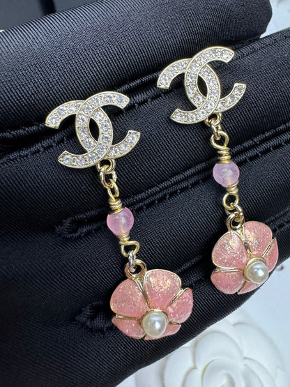 [⭐Glow]26C Pink Camellia Enamel Pendant with Double C Earrings