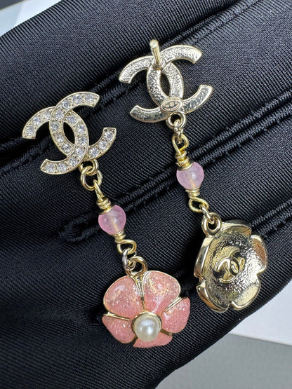 [⭐Glow]26C Pink Camellia Enamel Pendant with Double C Earrings
