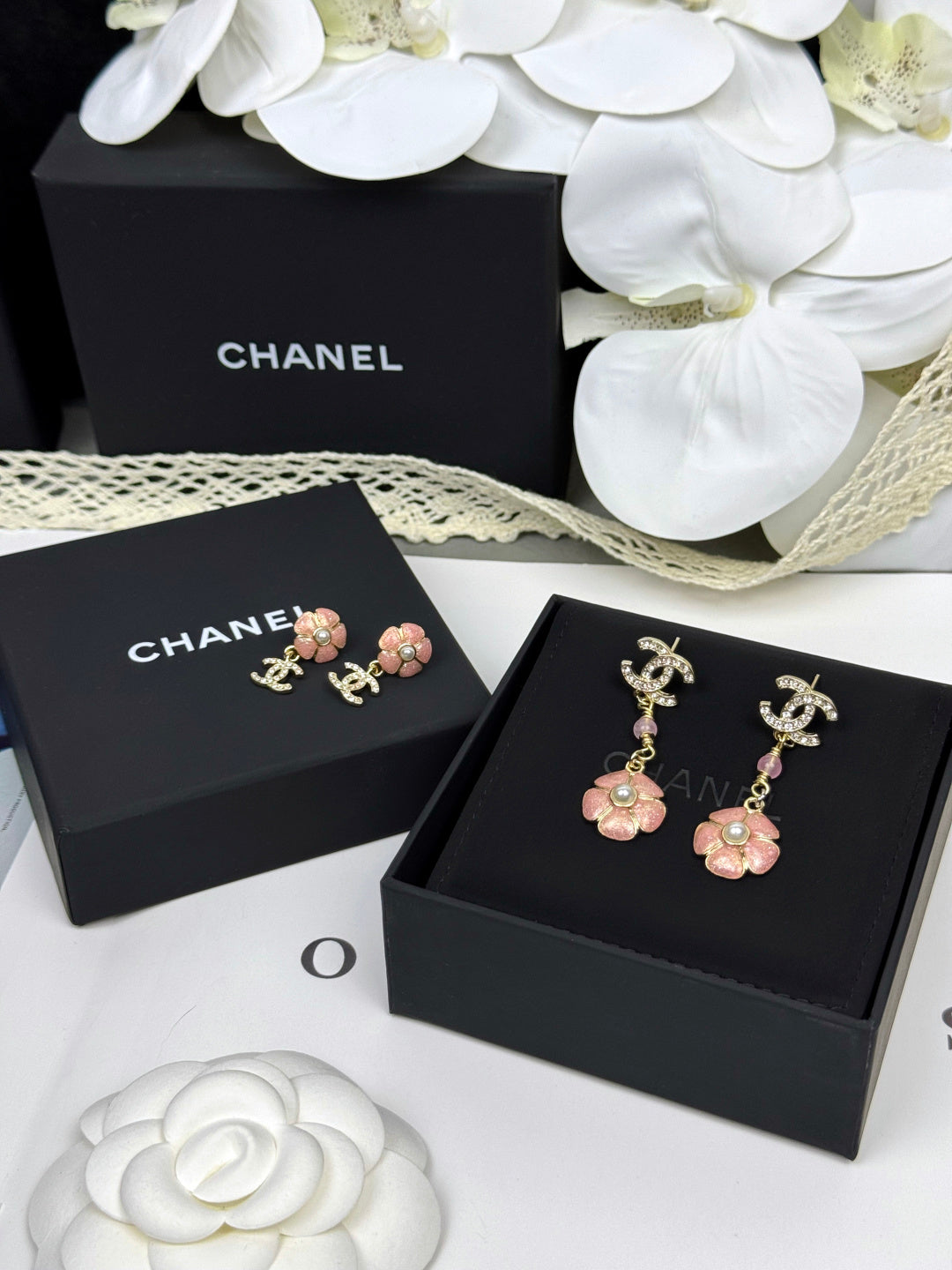 [⭐Glow]26C Pink Camellia Enamel Pendant with Double C Earrings