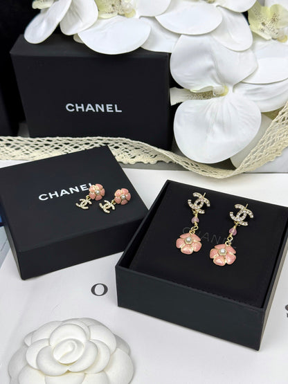 [⭐Glow]26C Pink Camellia Enamel Pendant with Double C Earrings