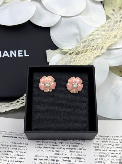 [⭐Glow]26C Pink Camellia Pearl Enamel Stud Earrings