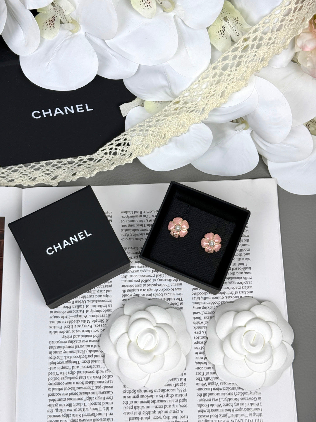 [⭐Glow]26C Pink Camellia Pearl Enamel Stud Earrings