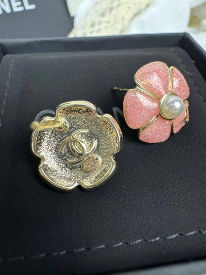 [⭐Glow]26C Pink Camellia Pearl Enamel Stud Earrings