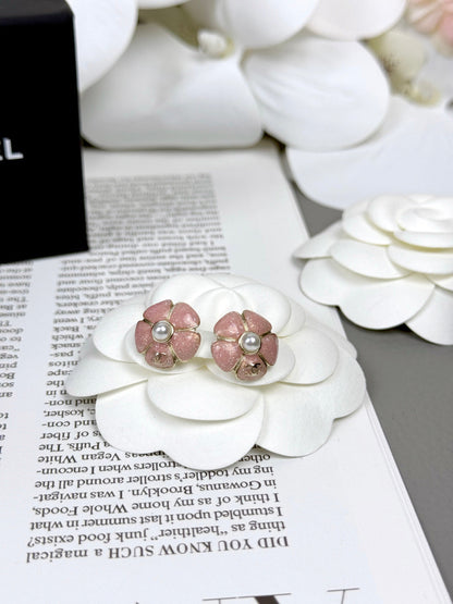 [⭐Glow]26C Pink Camellia Pearl Enamel Stud Earrings