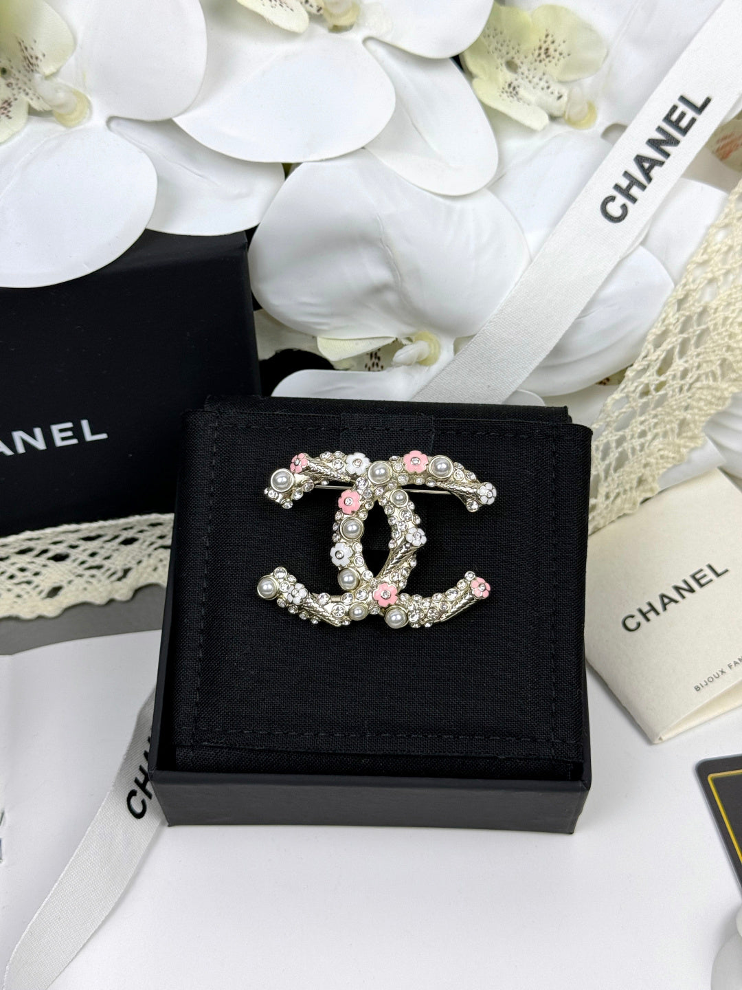 [⭐Glow]26C Pink-White Enamel Ice Cream Cone Double C Brooch
