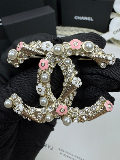 [⭐Glow]26C Pink-White Enamel Ice Cream Cone Double C Brooch