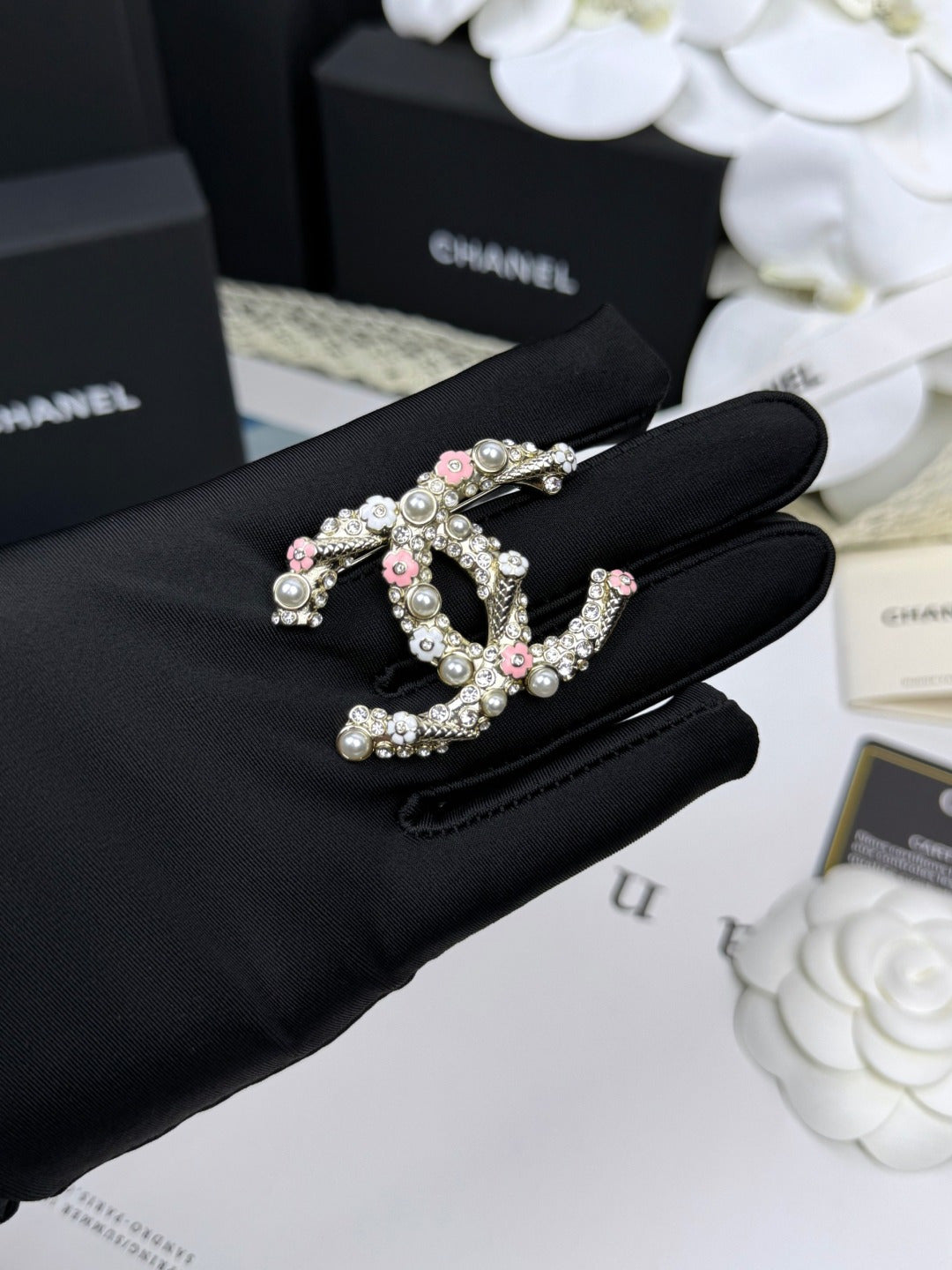 [⭐Glow]26C Pink-White Enamel Ice Cream Cone Double C Brooch