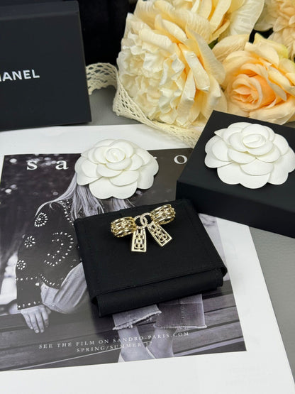 [⭐Glow]25K Hollow Bow Brooch