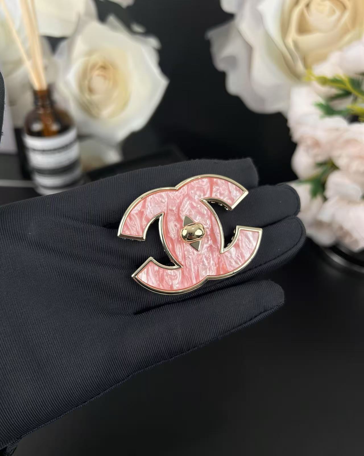 [⭐Glow]Pink Resin Classic Brooch 5cm