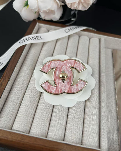 [⭐Glow]Pink Resin Classic Brooch 5cm