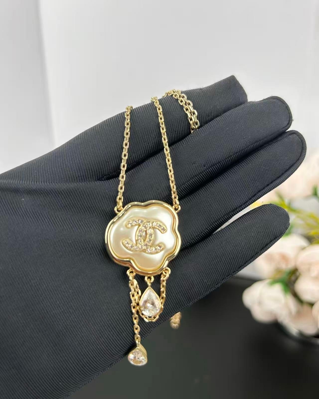 [⭐Glow]Cloud Pearl Mother-of-Pearl Diamond Chain Pendant Necklace