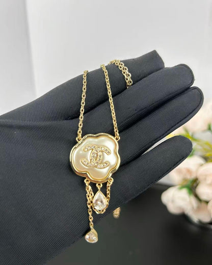 [⭐Glow]Cloud Pearl Mother-of-Pearl Diamond Chain Pendant Necklace