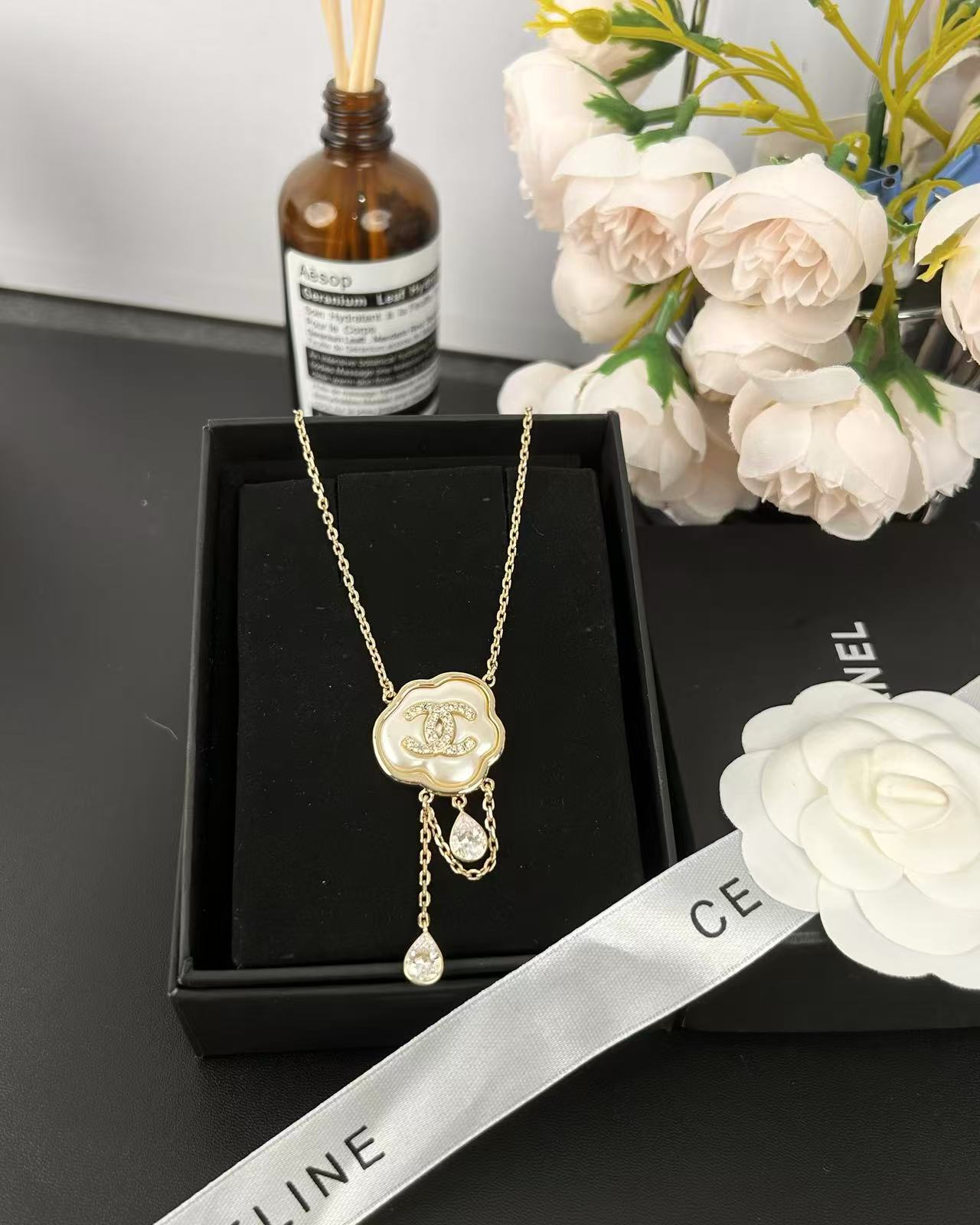 [⭐Glow]Cloud Pearl Mother-of-Pearl Diamond Chain Pendant Necklace