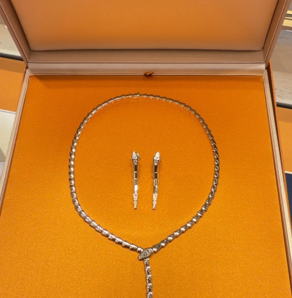 [⭐Glow]NEW！SERPENT DIAMOND NECKLACE