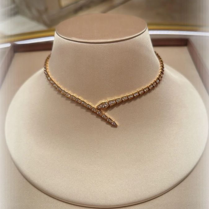 [⭐Glow]NEW！SERPENT DIAMOND NECKLACE