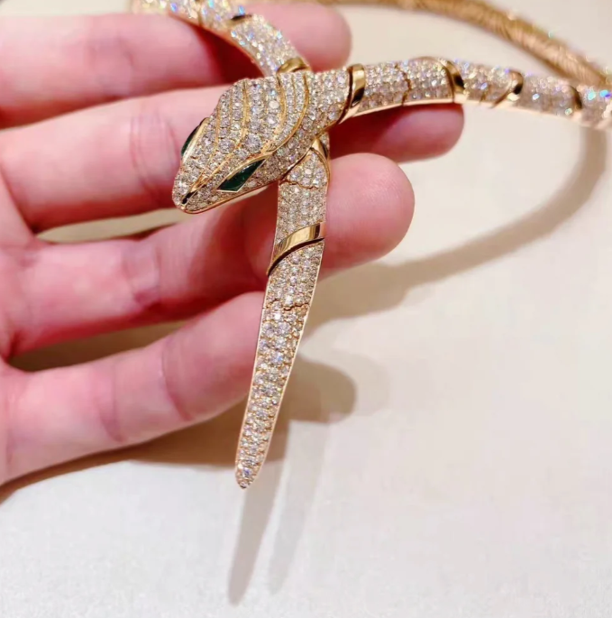 [⭐Glow]HAUTE COUTURE GOLD SERPENTI NECKLACE