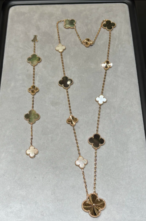 [⭐Glow]DETACHABLE CLOVER 15(11+4) FLOWER SILVER NECKLACE SET