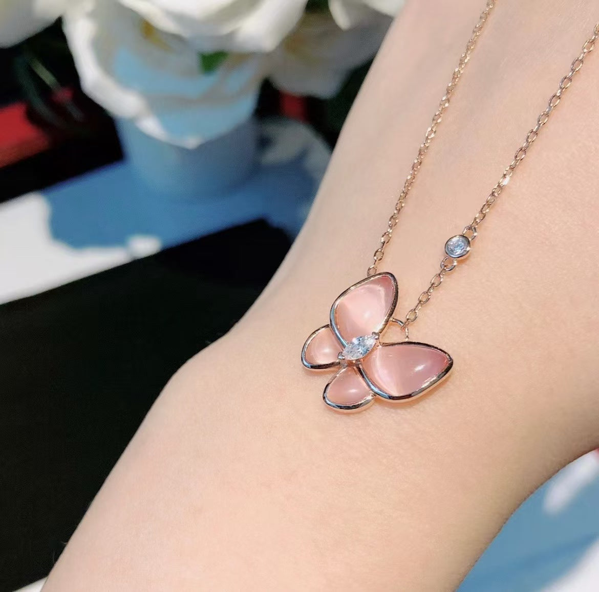 [⭐Glow]BUTTERFLY PINK MOTHER-OF-PEARL DIAMOND NECKLACE