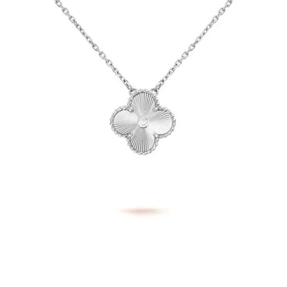[⭐Glow]CLOVER  15MM DIAMOND LASER NECKLACE SILVER