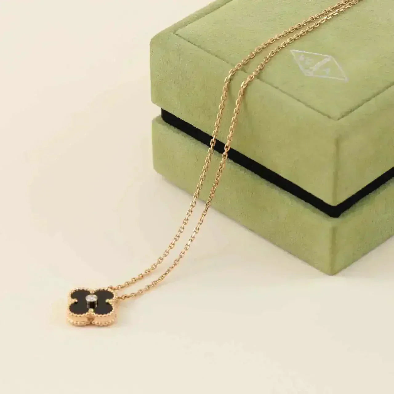 [⭐Glow]CLOVER 15MM DIAMOND ONYX NECKLACE