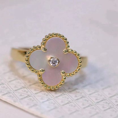 [⭐Glow]CLOVER PINK MOP RING GOLD DIAMOND