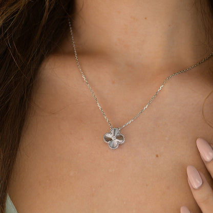 [⭐Glow]CLOVER  15MM DIAMOND LASER NECKLACE SILVER
