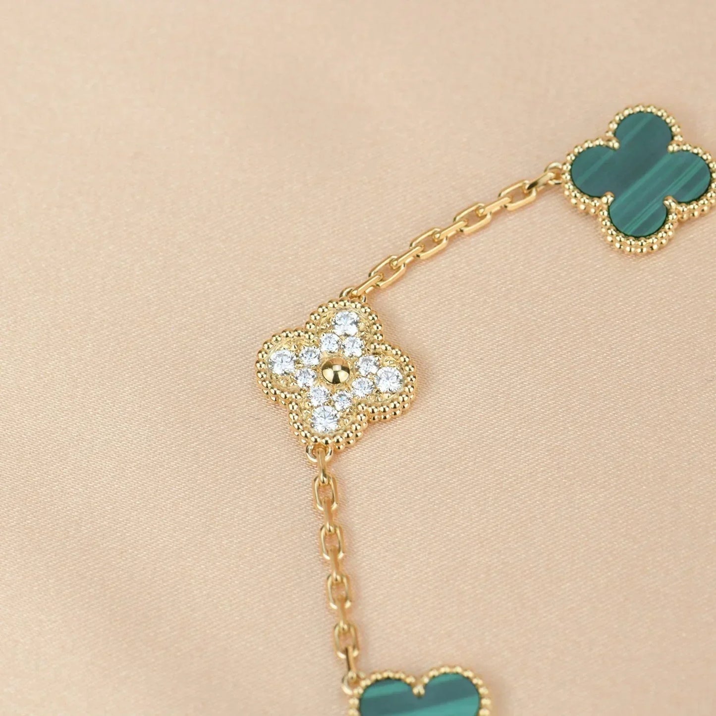 [⭐Glow] CLOVER 5 MOTIF MALACHITE BRACELET COLLECTION