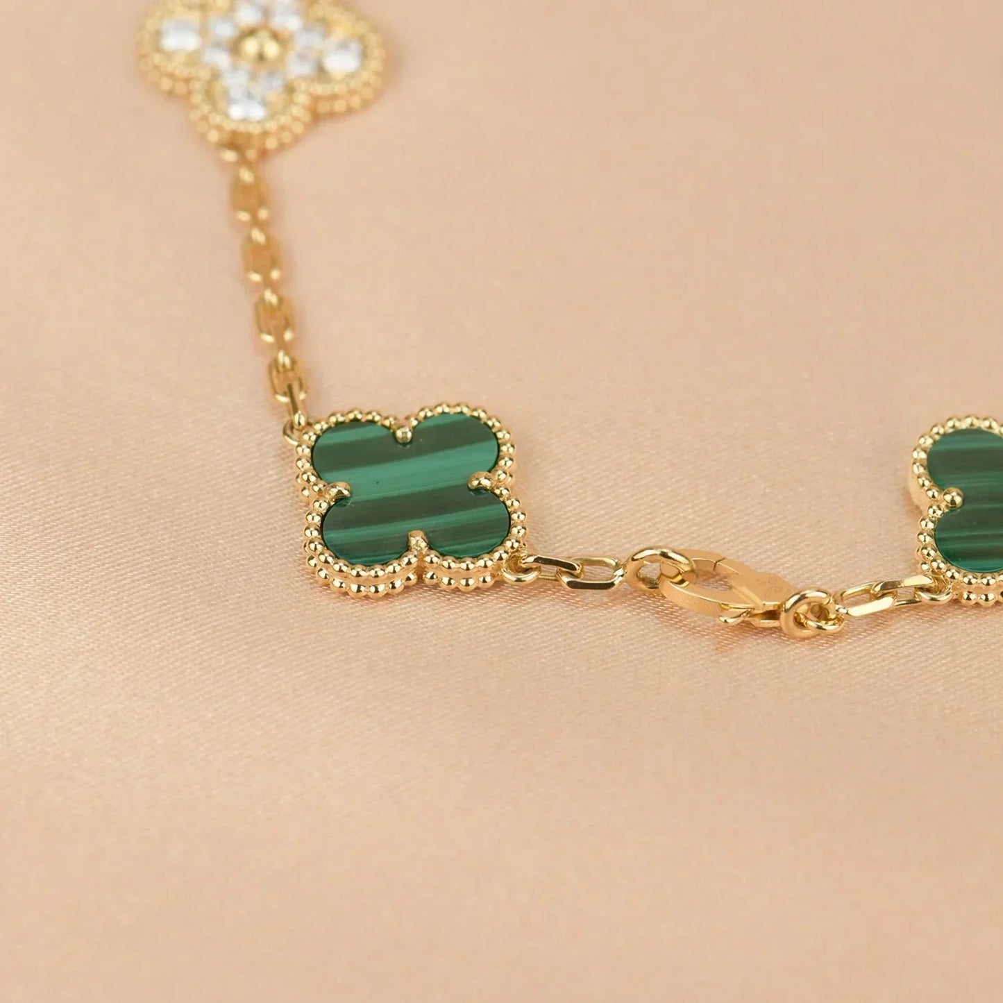 [⭐Glow] CLOVER 5 MOTIF MALACHITE BRACELET COLLECTION