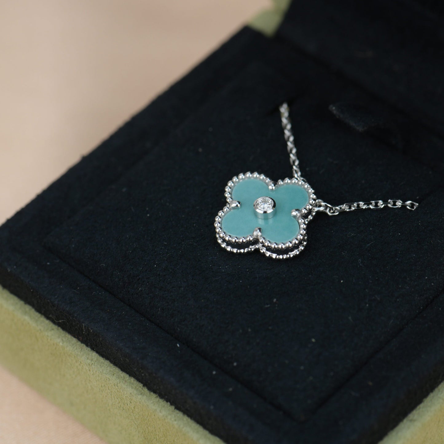[⭐Glow]CLOVER 15MM DIAMOND SVRES PORCELAIN  NECKLACE SILVER
