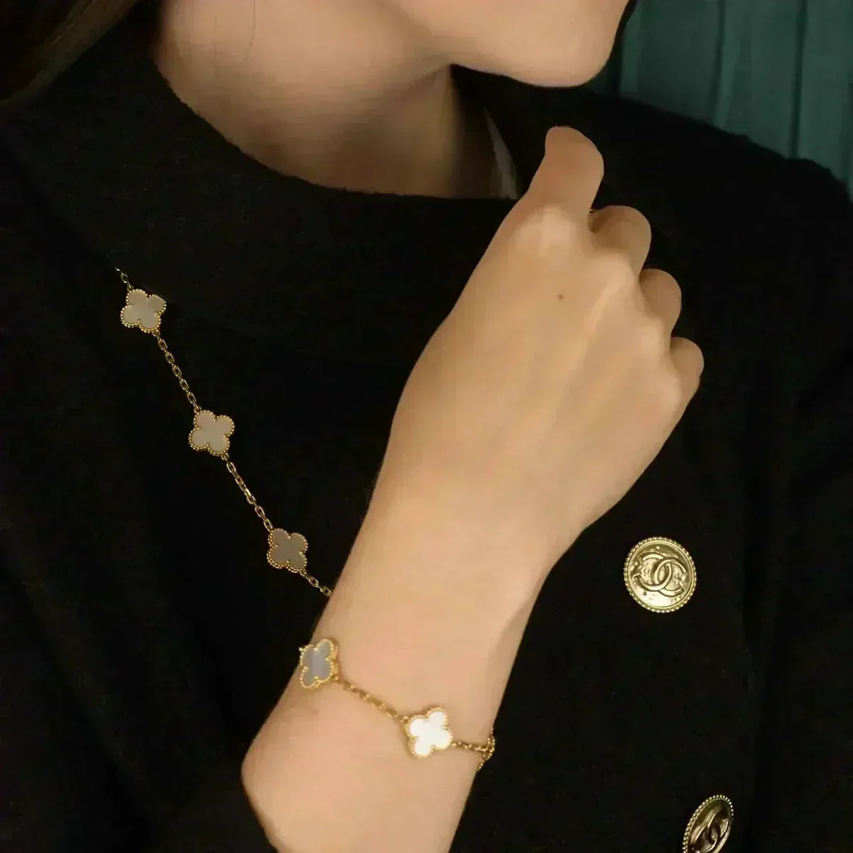 [⭐Glow]CLOVER WHITE PEARL MOP 5 MOTIF BRACELET COLLECTION