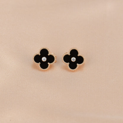 [⭐Glow]CLOVER MEDIUM 1 MOTIFS ONYX DIAMOND EARRINGS