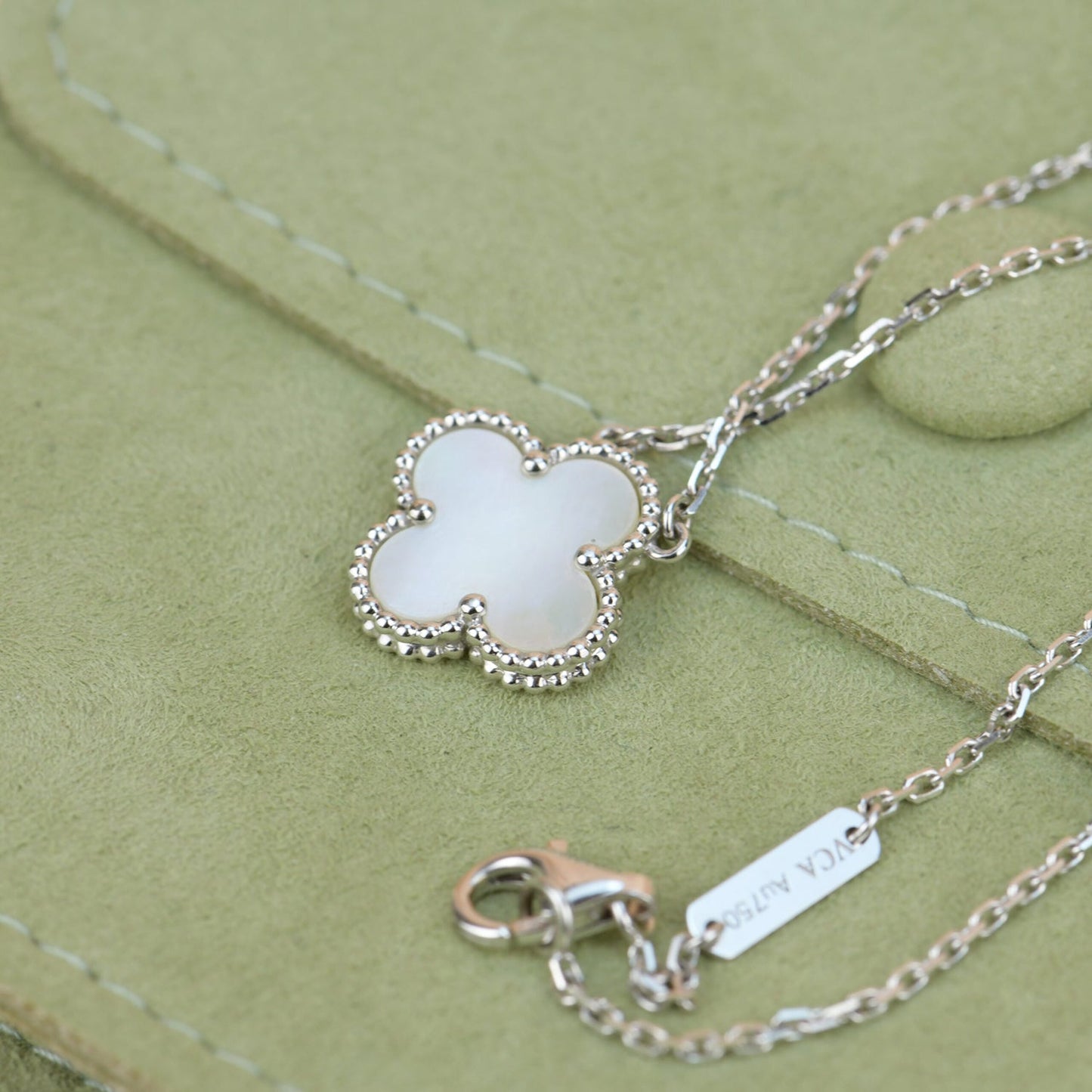 [⭐Glow]CLOVER  15MM WHITE MOTHER-OF-PEARL SILVER