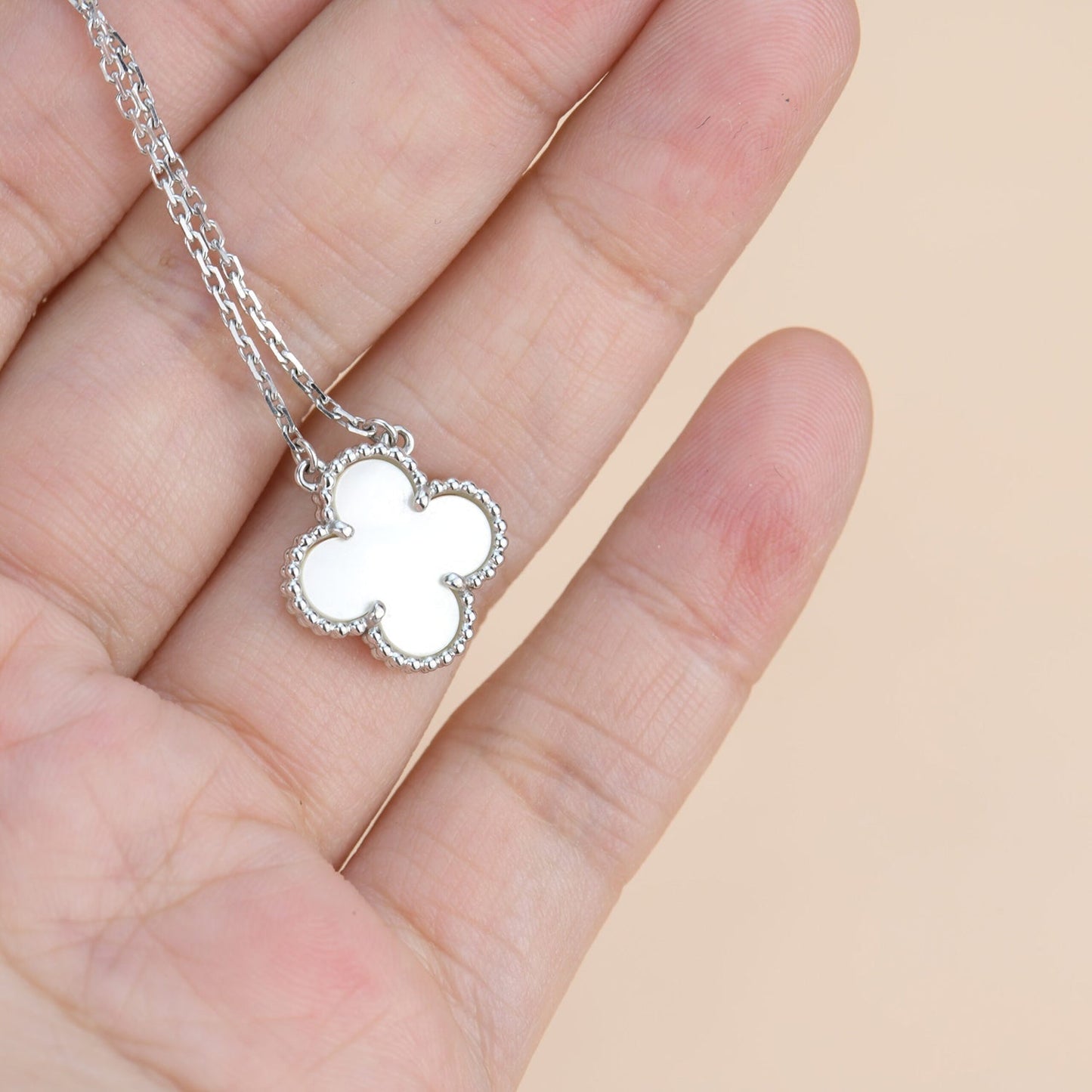 [⭐Glow]CLOVER  15MM WHITE MOTHER-OF-PEARL SILVER