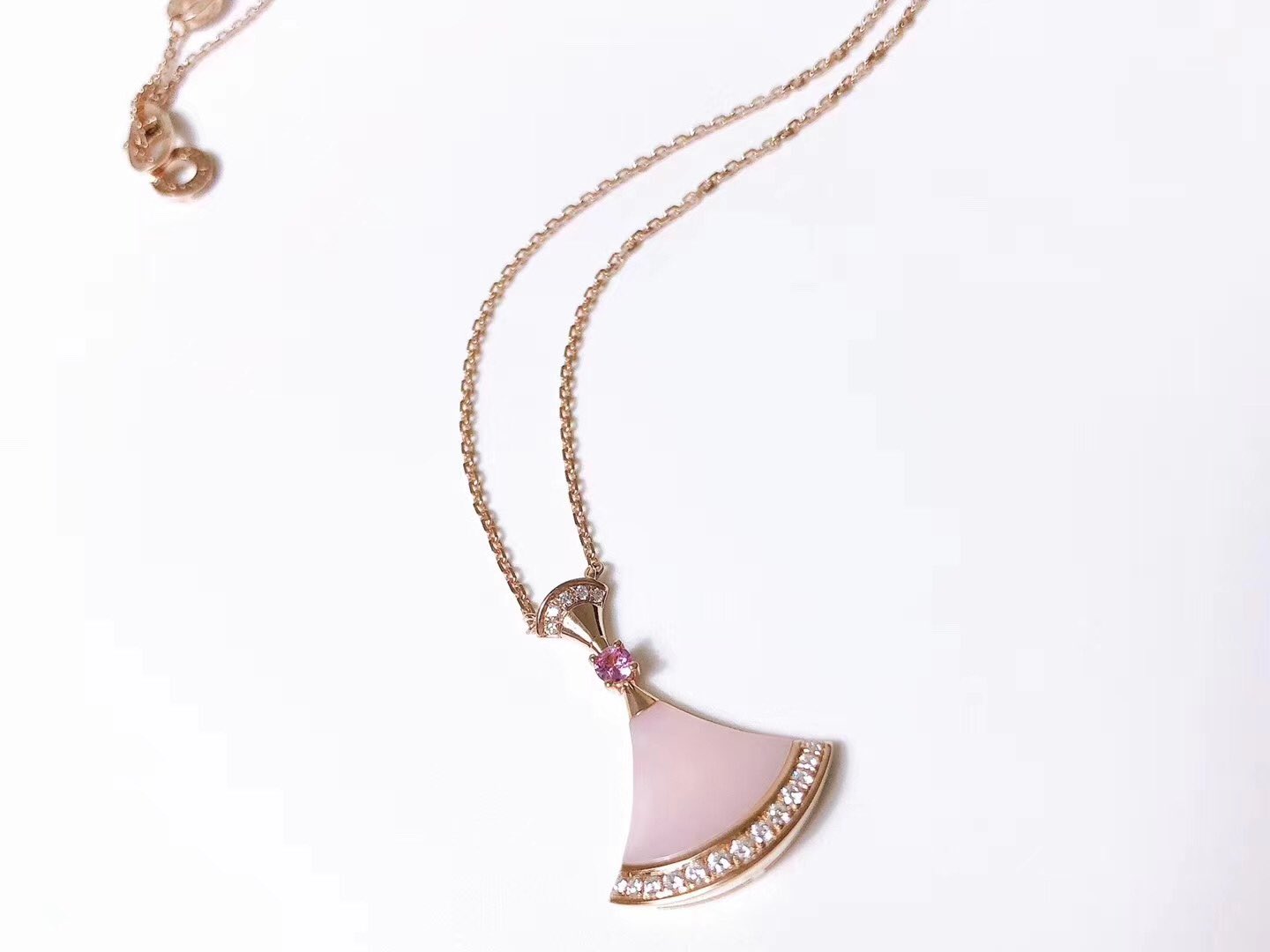 [⭐Glow]DREAM NECKLACE PINK MOP DIAMOND