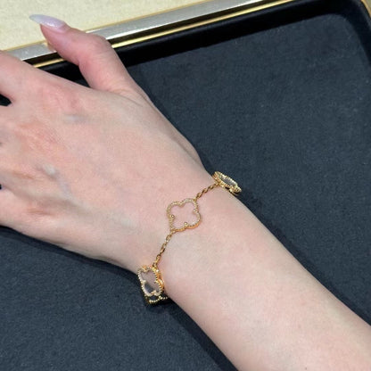 [⭐Glow]CLOVER 5 MOTIF ROCK CRYSTAL BRACELET