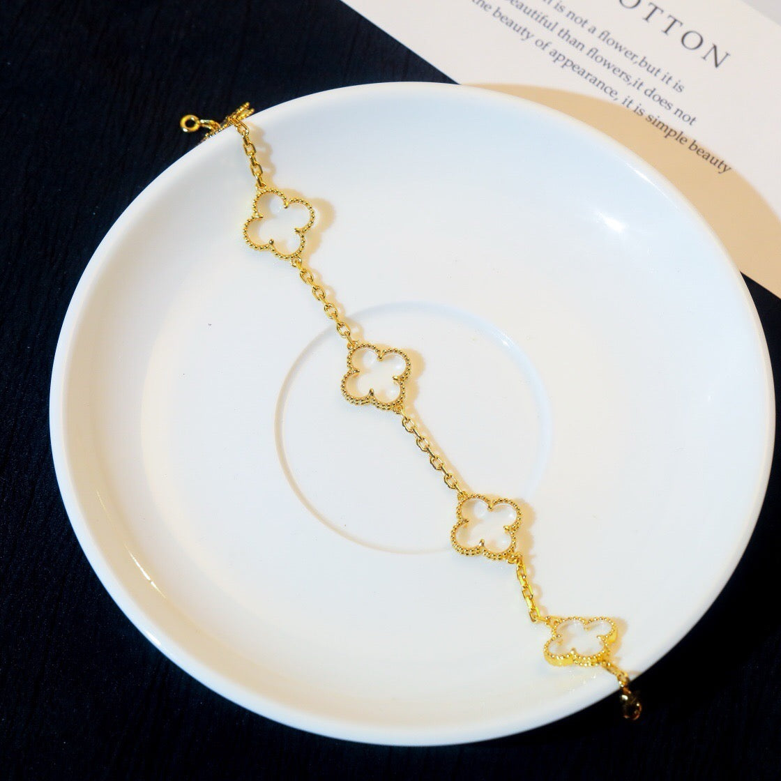 [⭐Glow]CLOVER 5 MOTIF ROCK CRYSTAL BRACELET