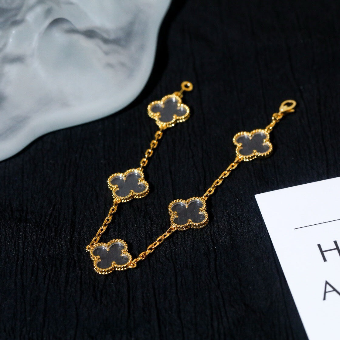 [⭐Glow]CLOVER 5 MOTIF ROCK CRYSTAL BRACELET