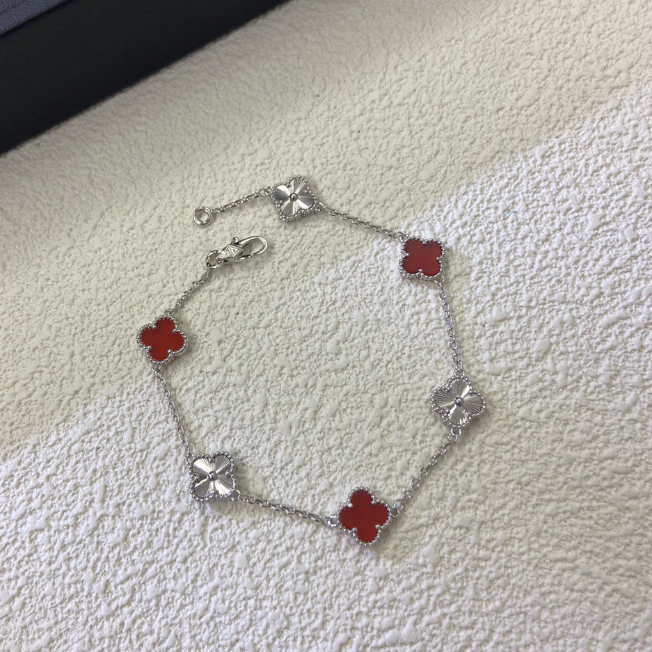[⭐Glow]CLOVER 6 MOTIF RED AGATE LASER BRACELET