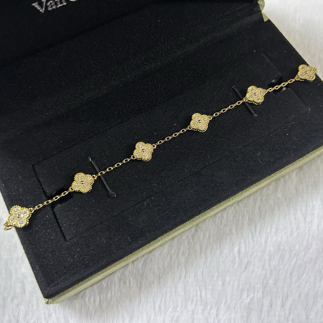 [⭐Glow]CLOVER 6 MOTIF DIAMOND BRACELET