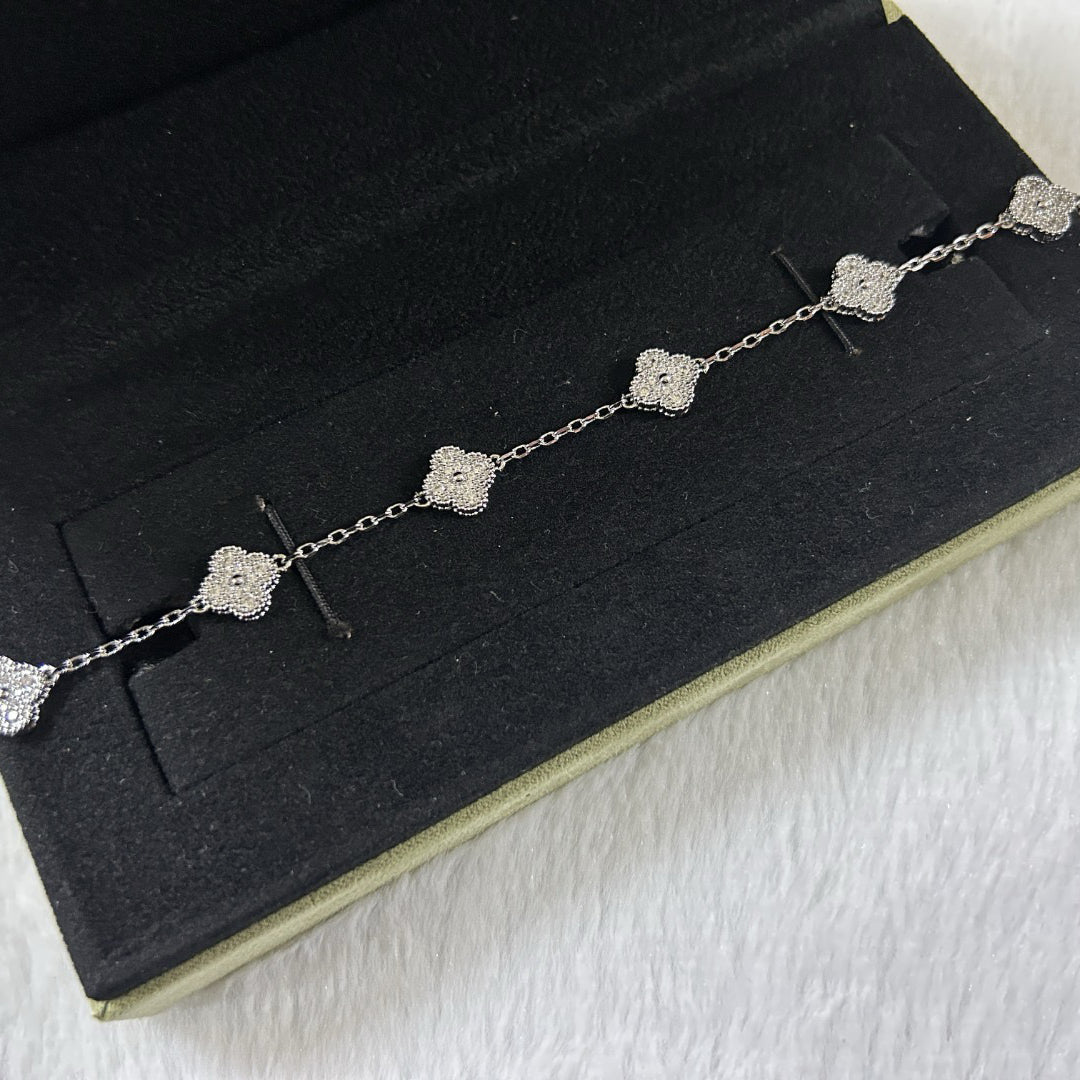 [⭐Glow]CLOVER 6 MOTIF DIAMOND BRACELET