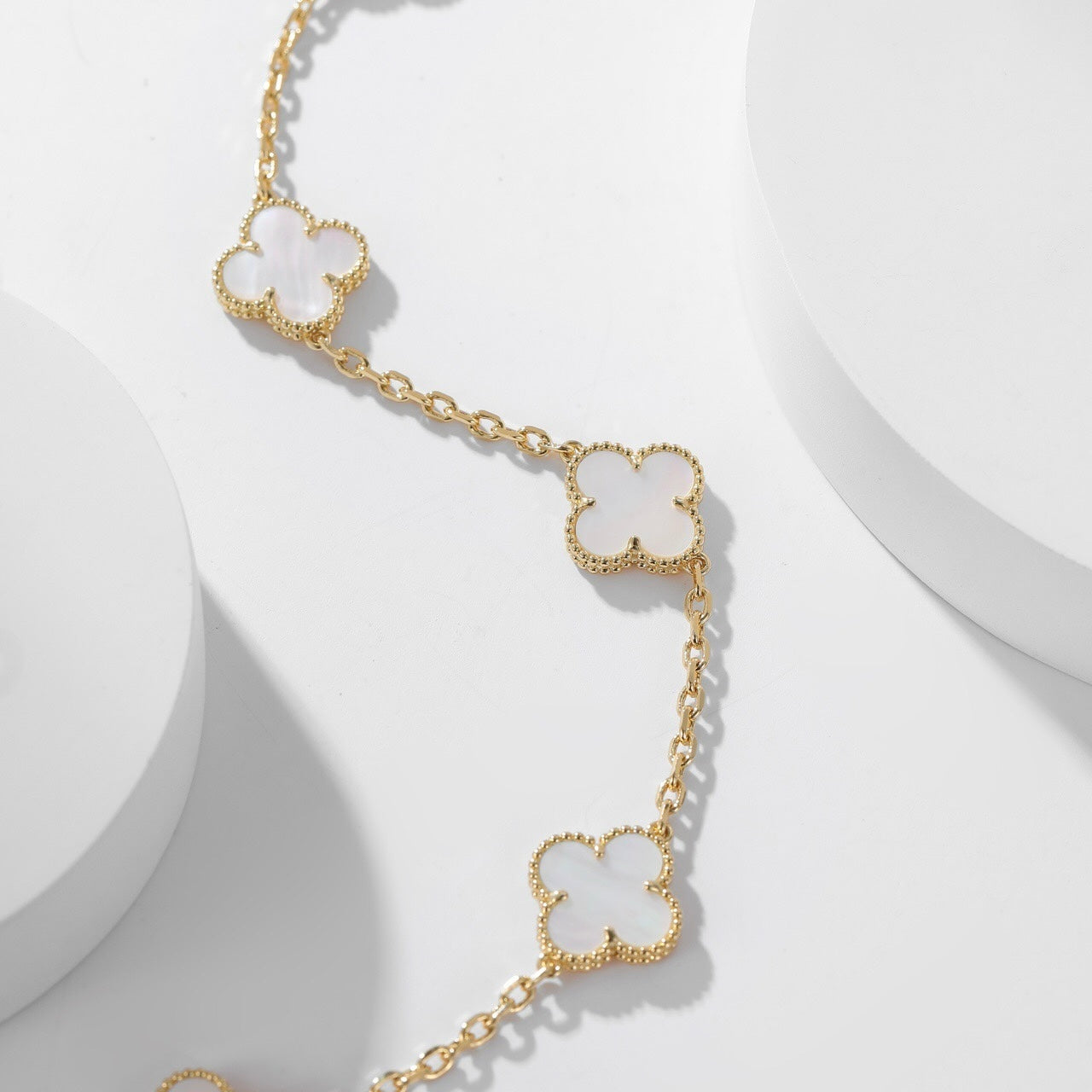 [⭐Glow]CLOVER 10 MOTIFS WHITE MOTHER OF PEARL NECKLACE