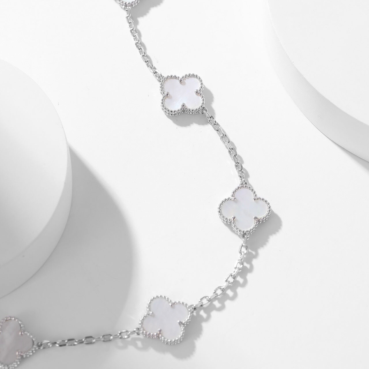 [⭐Glow]CLOVER 10 MOTIFS WHITE MOTHER OF PEARL NECKLACE