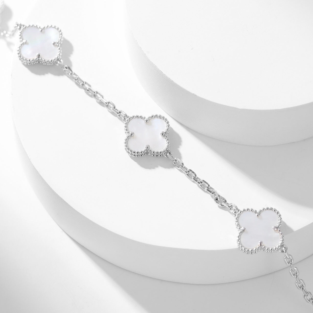 [⭐Glow]CLOVER 10 MOTIFS WHITE MOTHER OF PEARL NECKLACE