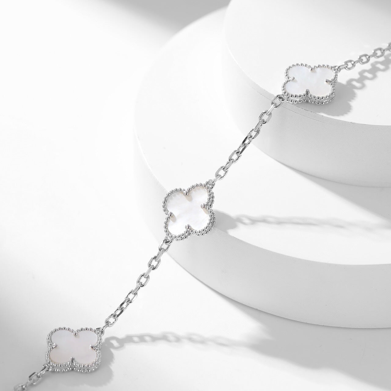 [⭐Glow]CLOVER 10 MOTIFS WHITE MOTHER OF PEARL NECKLACE