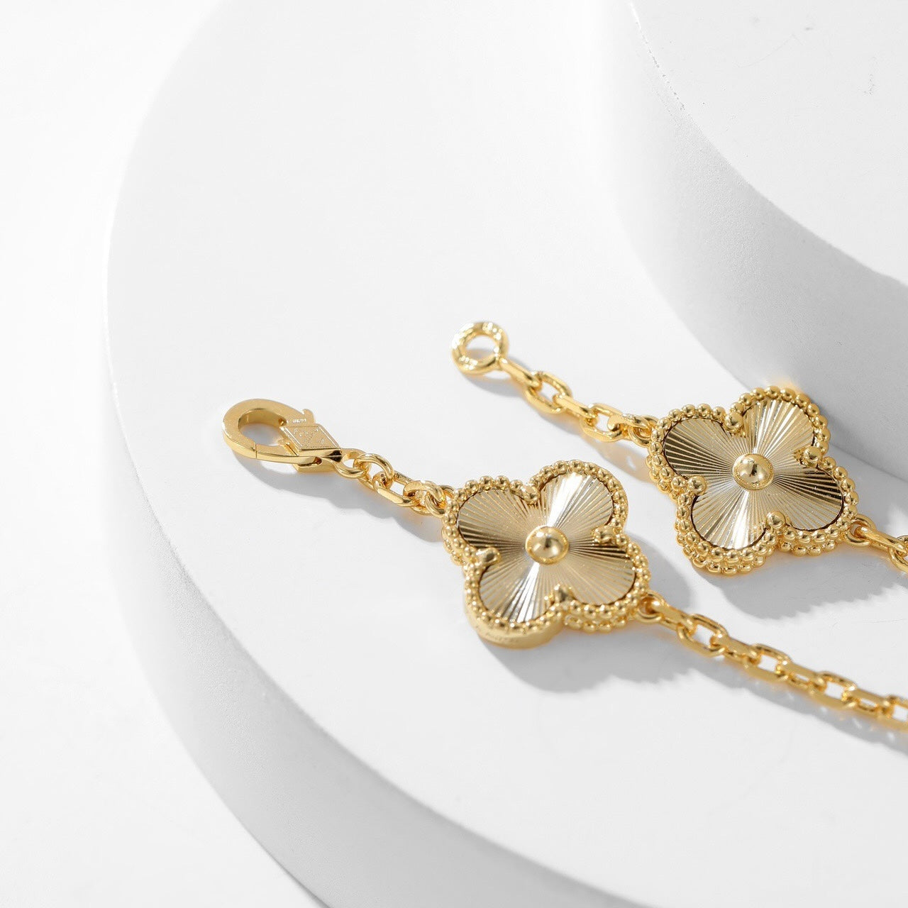 [⭐Glow]CLOVER 10 MOTIFS LASER NECKLACE