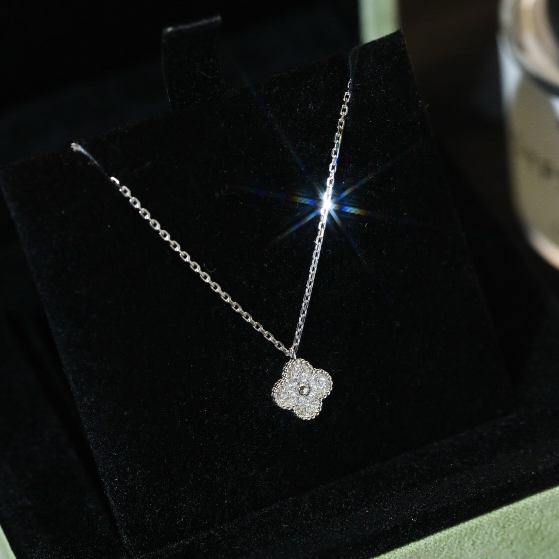 [⭐Glow]CLOVER MINI 9.5MM PENDANT DIAMOND NECKLACE