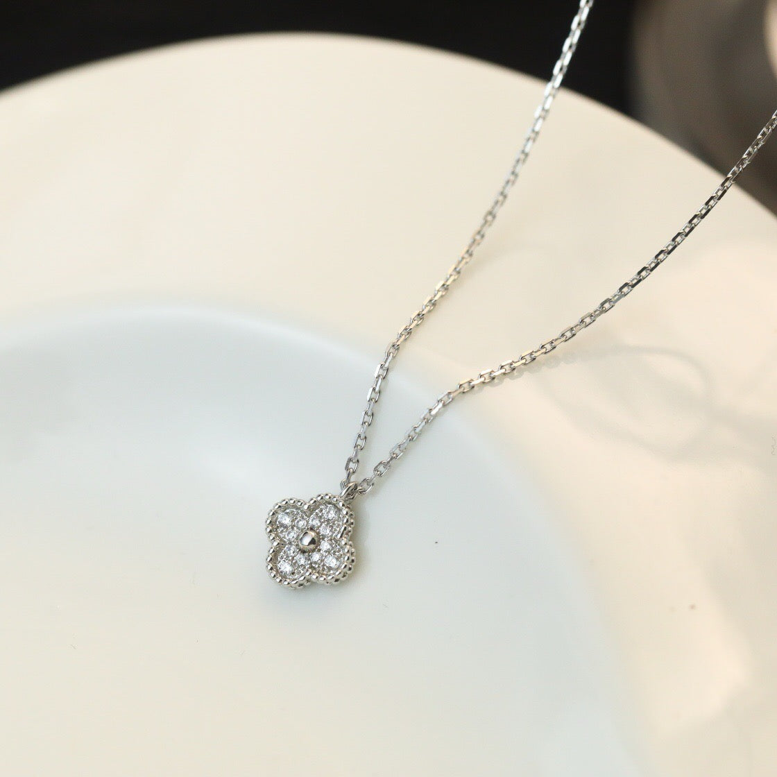 [⭐Glow]CLOVER MINI 9.5MM PENDANT DIAMOND NECKLACE